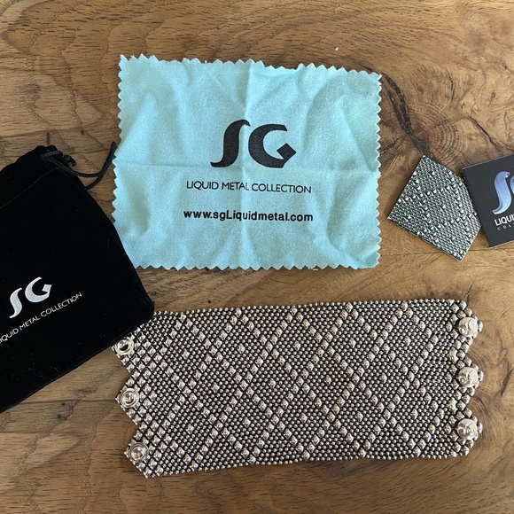 Liquid Metal Bracelet with 3 Snaps - Picture 12 of 15